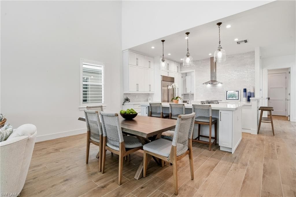 115 Cambria LN, NAPLES FL 34112-8