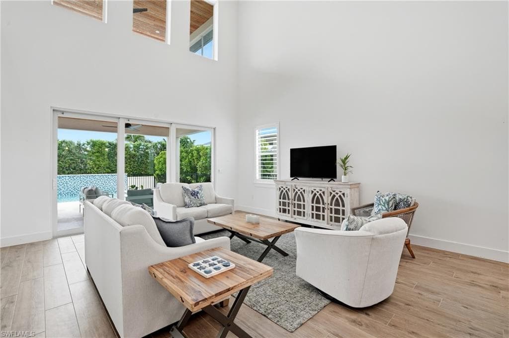 115 Cambria LN, NAPLES FL 34112-9