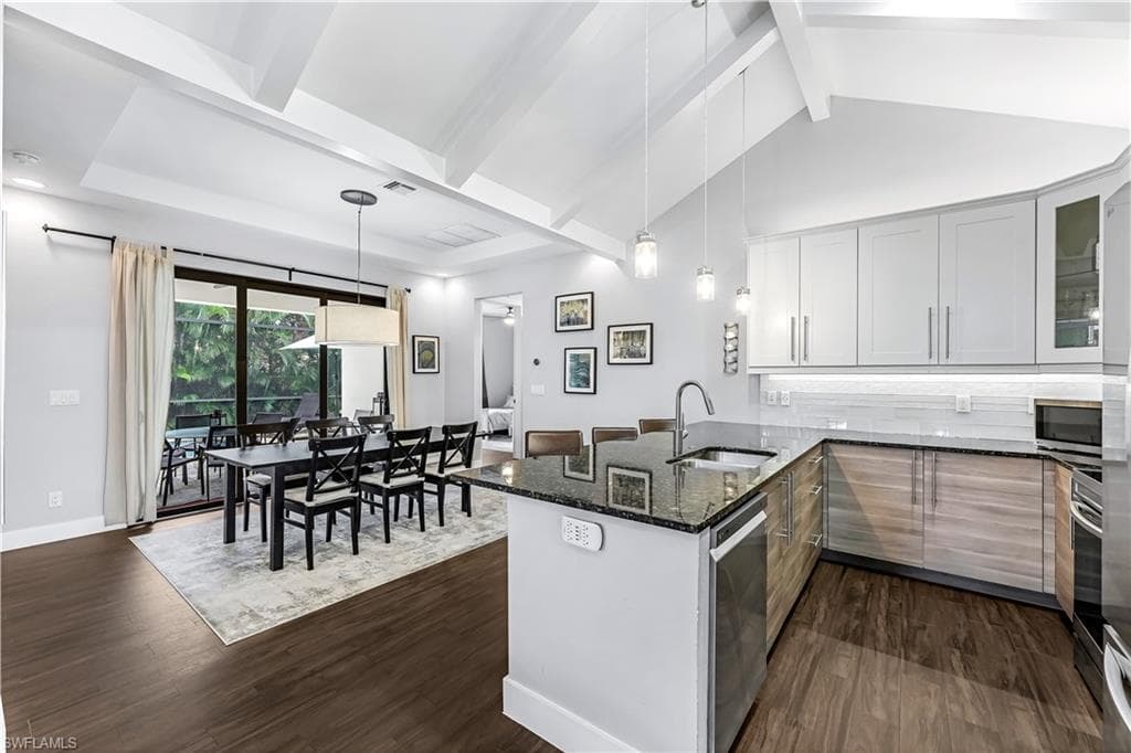 1140 Jeronimo DR, NAPLES FL 34103-1