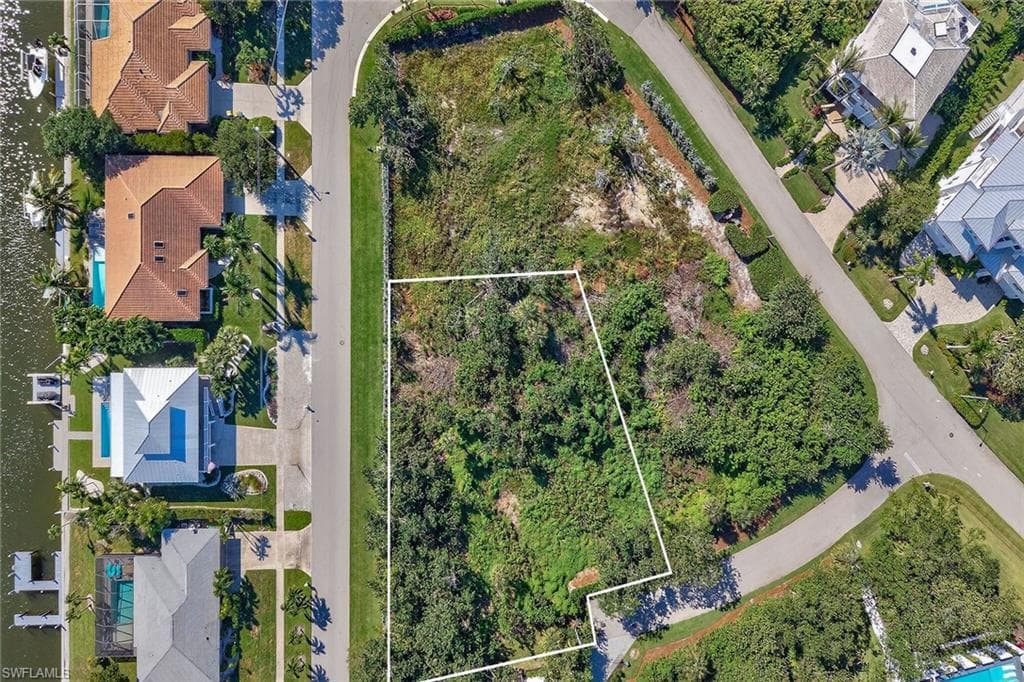 123 Sea Lavender LN, MARCO ISLAND FL 34145-2