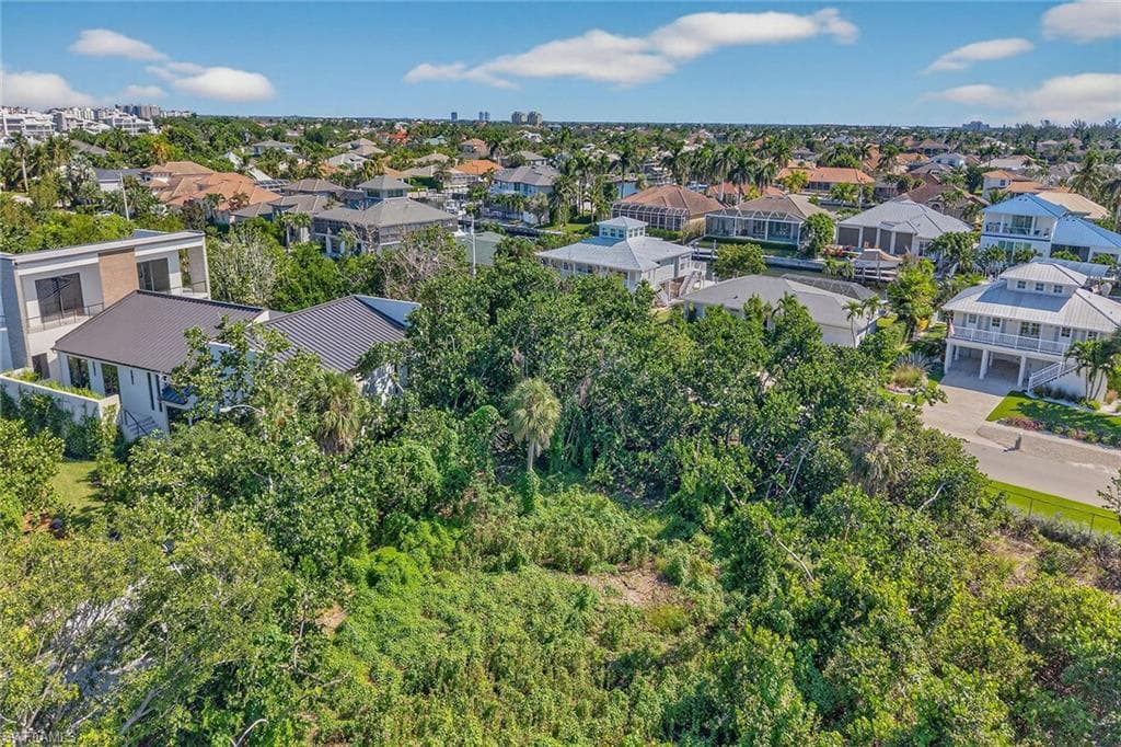 123 Sea Lavender LN, MARCO ISLAND FL 34145-8