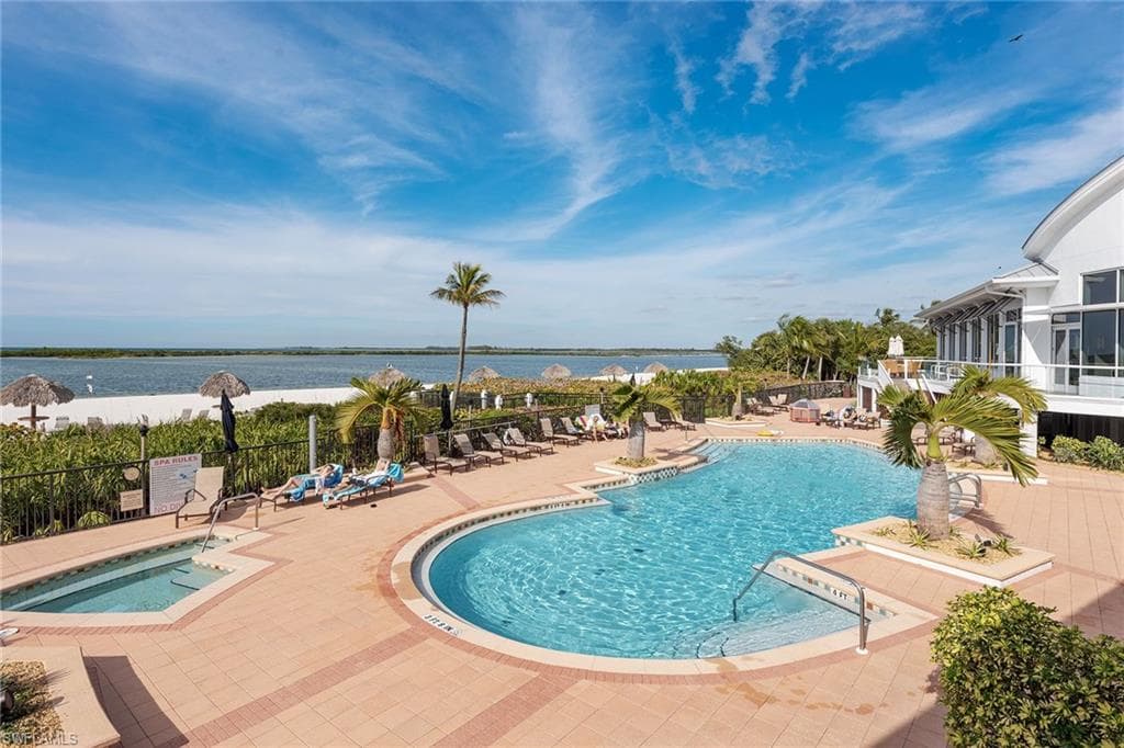 123 Sea Lavender LN, MARCO ISLAND FL 34145-34