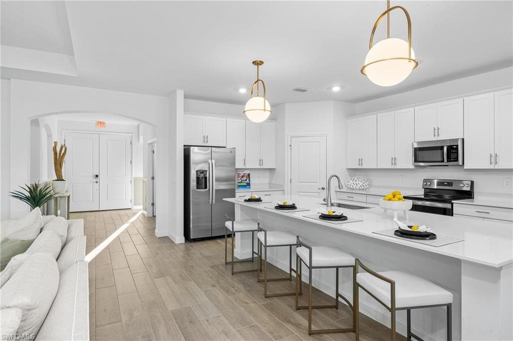 17393 Stonehill Manor DR, NORTH FORT MYERS FL 33917-9