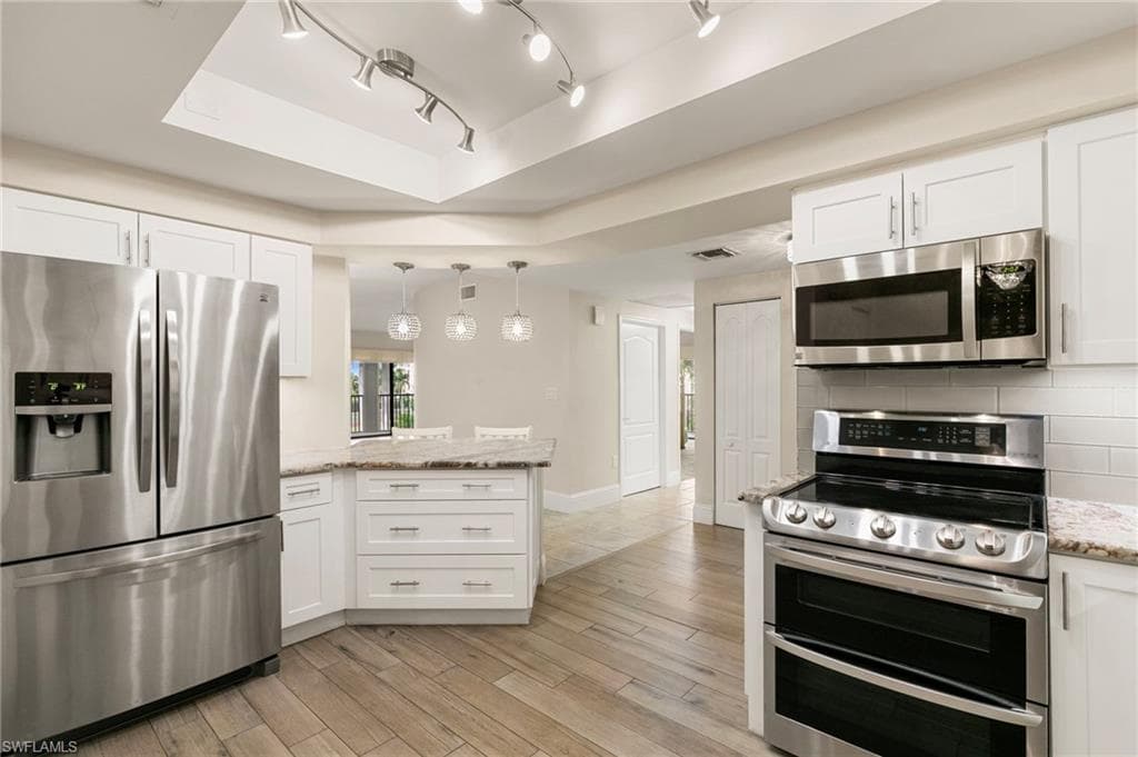 961 Collier CT # 107, MARCO ISLAND FL 34145-6