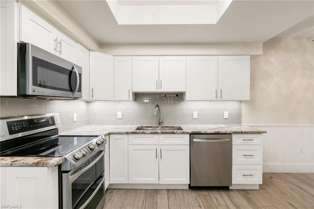 961 Collier CT # 107, MARCO ISLAND FL 34145-4