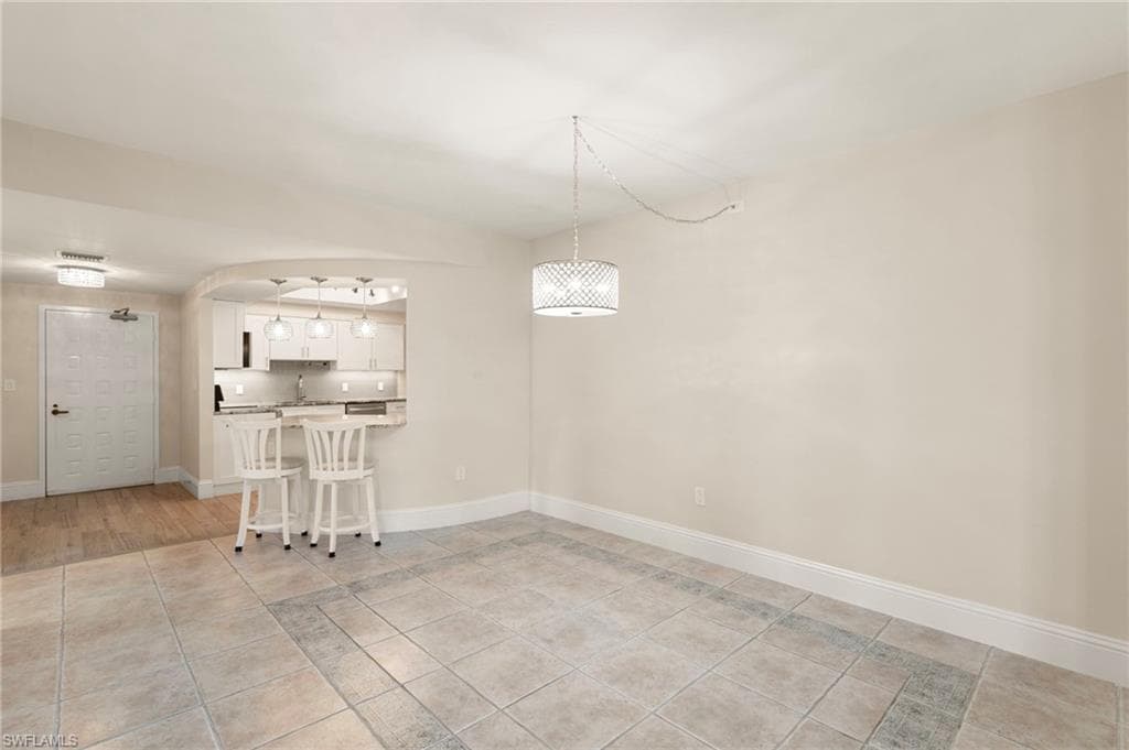 961 Collier CT # 107, MARCO ISLAND FL 34145-9