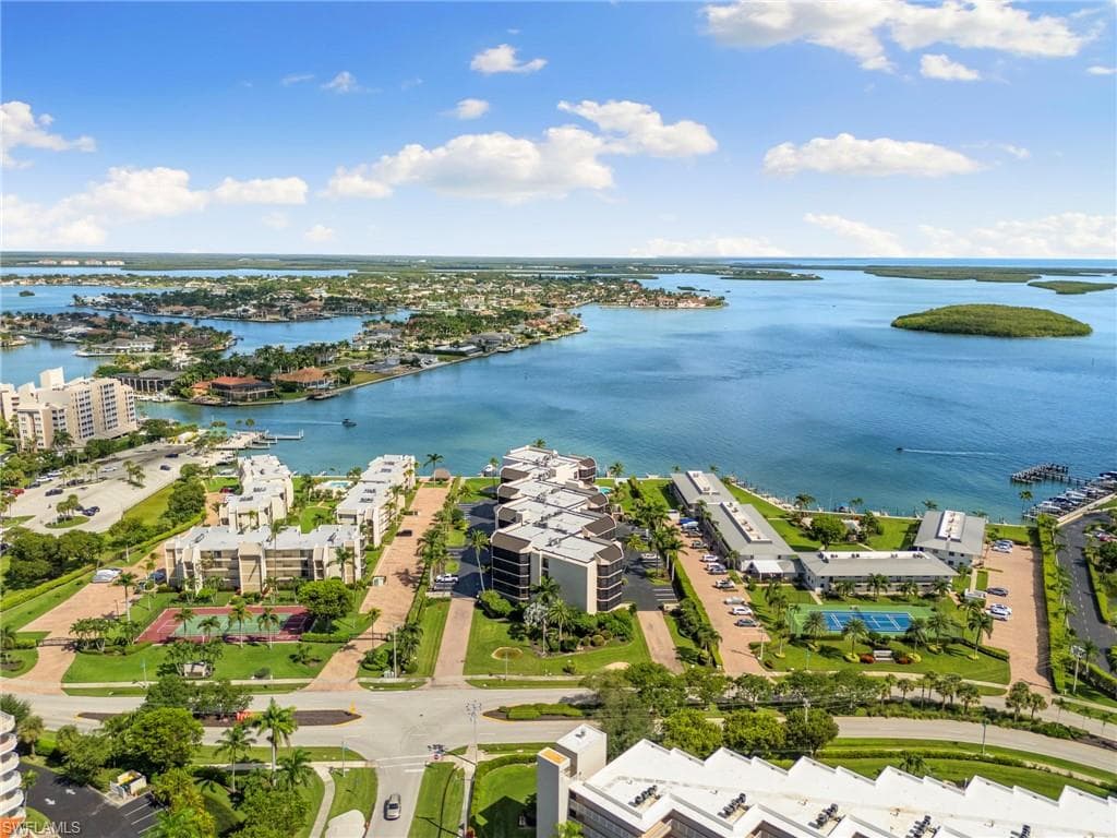 961 Collier CT # 107, MARCO ISLAND FL 34145-40