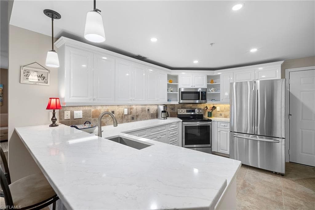 760 Waterford DR # 104, NAPLES FL 34113-8