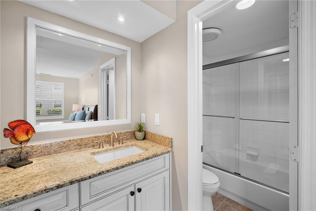 760 Waterford DR # 104, NAPLES FL 34113-23