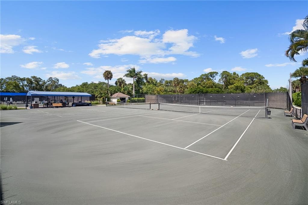 760 Waterford DR # 104, NAPLES FL 34113-37