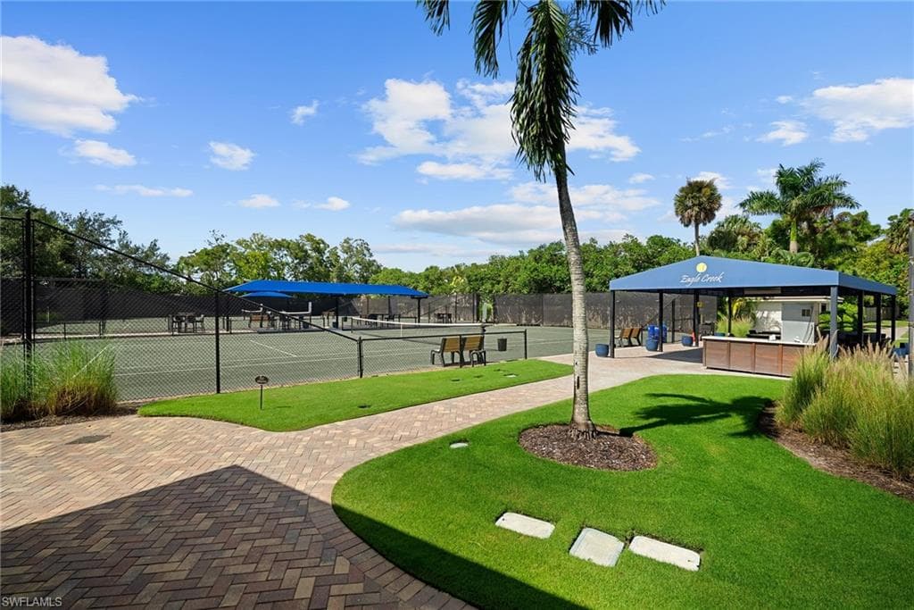 760 Waterford DR # 104, NAPLES FL 34113-36