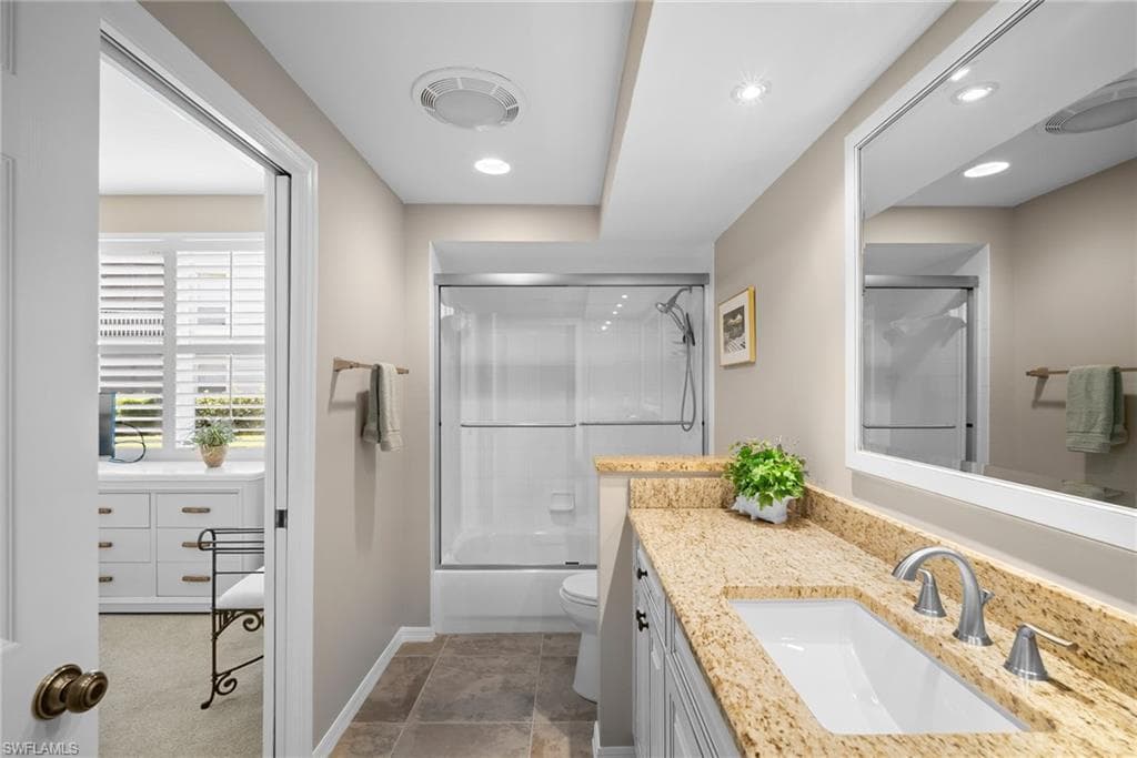 760 Waterford DR # 104, NAPLES FL 34113-20