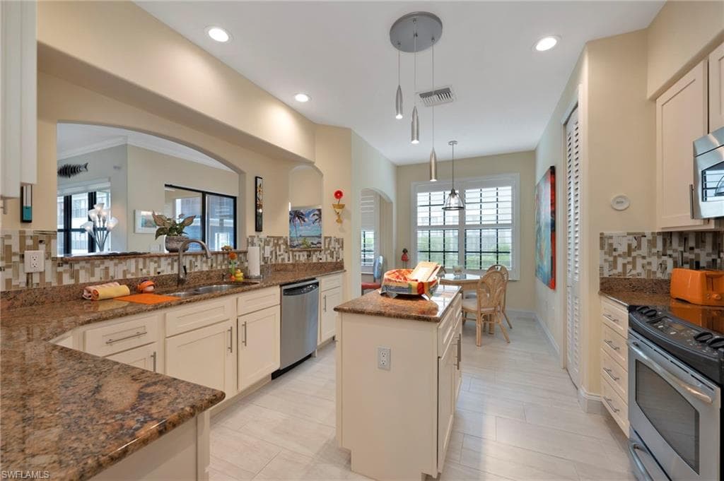 1299 Verde DR # 1503, NAPLES FL 34105-8