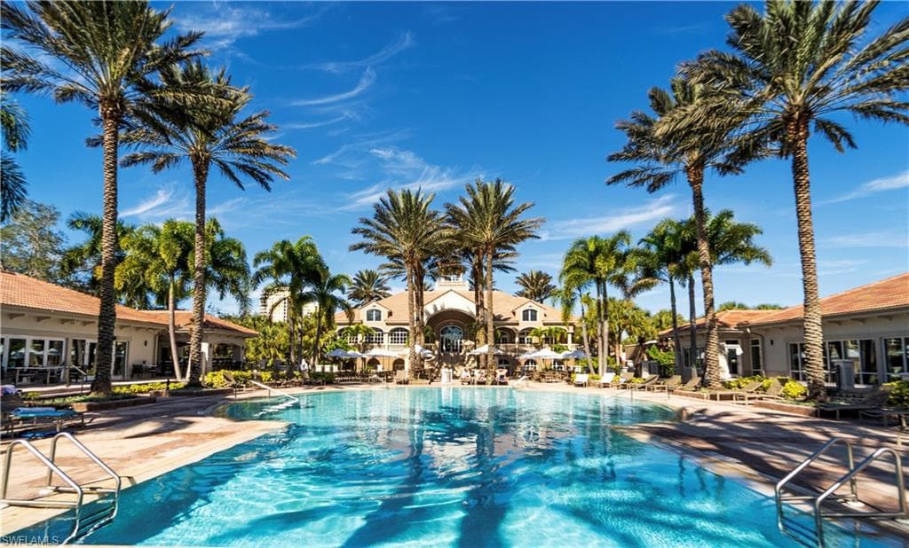 4761 West Bay BLVD # 202, ESTERO FL 33928-43