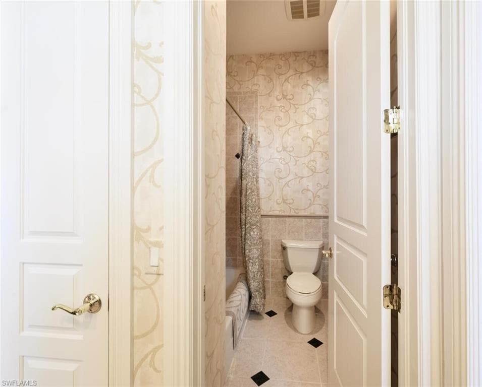 3022 Gainesborough CT, NAPLES FL 34105-27