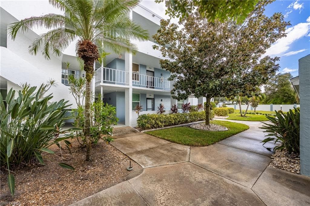 5959 Winkler RD # 218, FORT MYERS FL 33919-2