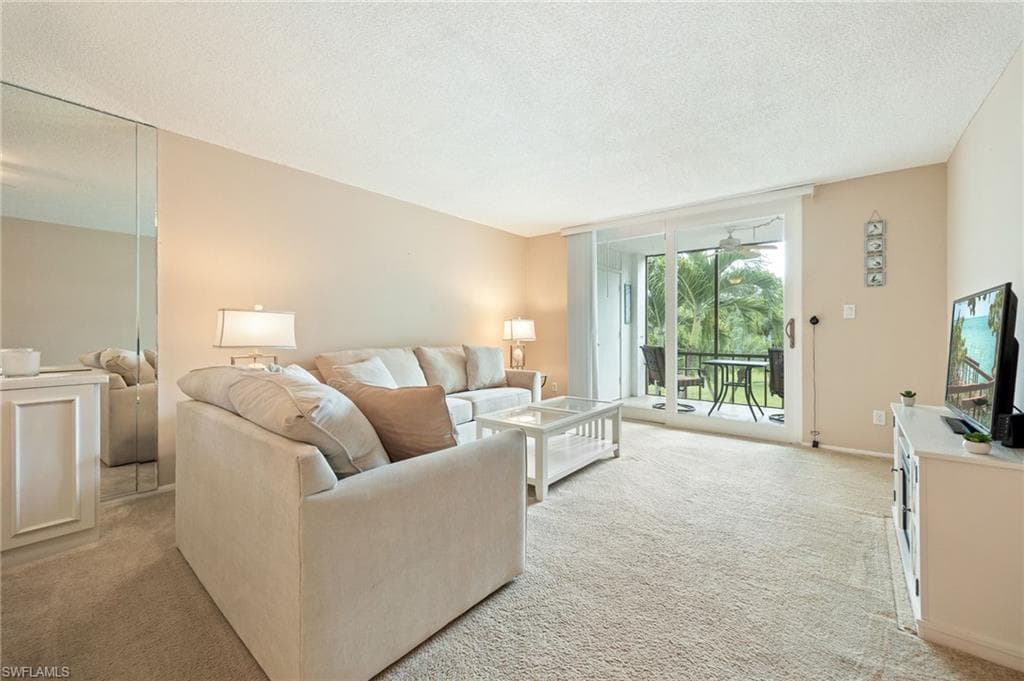 5959 Winkler RD # 218, FORT MYERS FL 33919-17