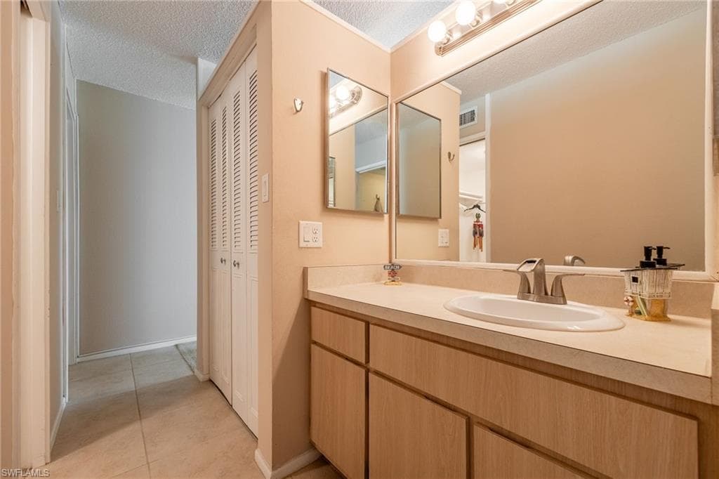 5959 Winkler RD # 218, FORT MYERS FL 33919-24