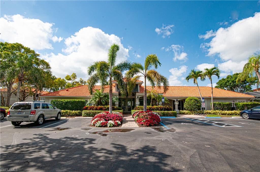 2440 Old Groves RD # C201, NAPLES FL 34109-27