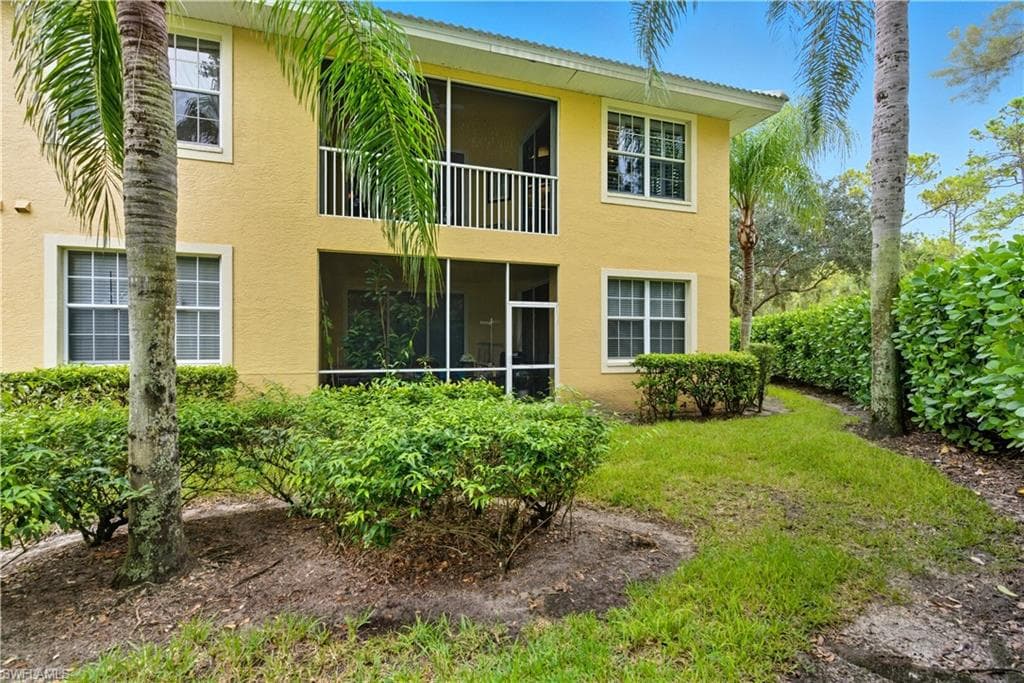 8390 Big Acorn CIR # 11C, NAPLES FL 34119-4