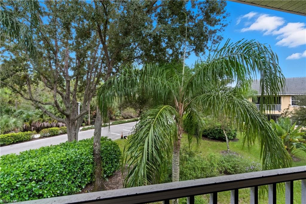 8390 Big Acorn CIR # 11C, NAPLES FL 34119-28