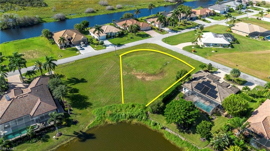 17994 Bluewater DR, NAPLES FL 34114-6