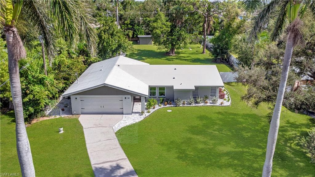 62 W North Shore AVE, NORTH FORT MYERS FL 33903-1
