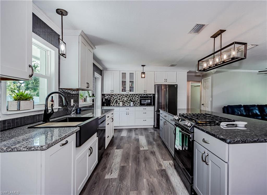62 W North Shore AVE, NORTH FORT MYERS FL 33903-12