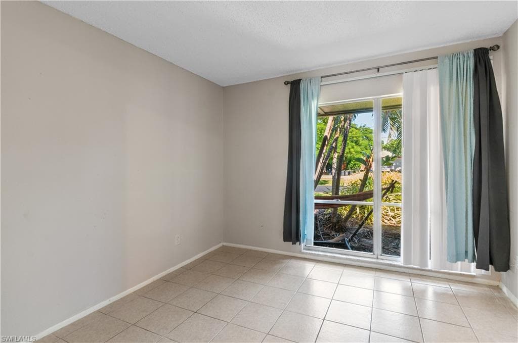 4261 Island CIR # 6, FORT MYERS FL 33919-11