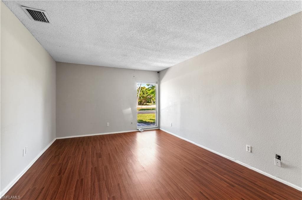 4261 Island CIR # 6, FORT MYERS FL 33919-8