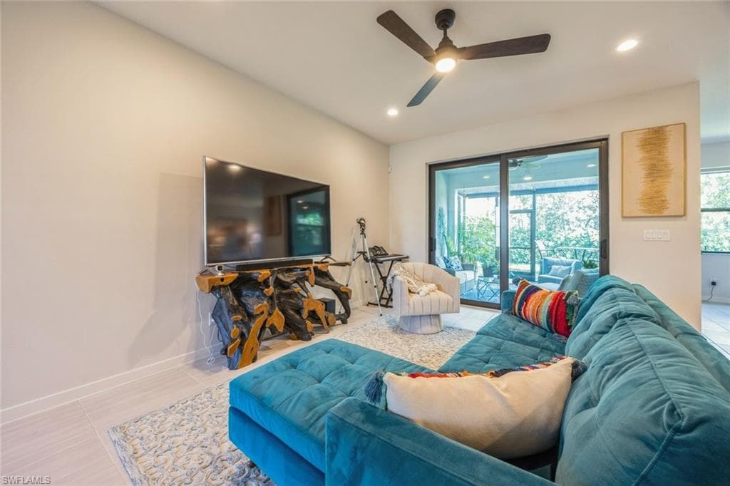 13057 Pembroke DR-6
