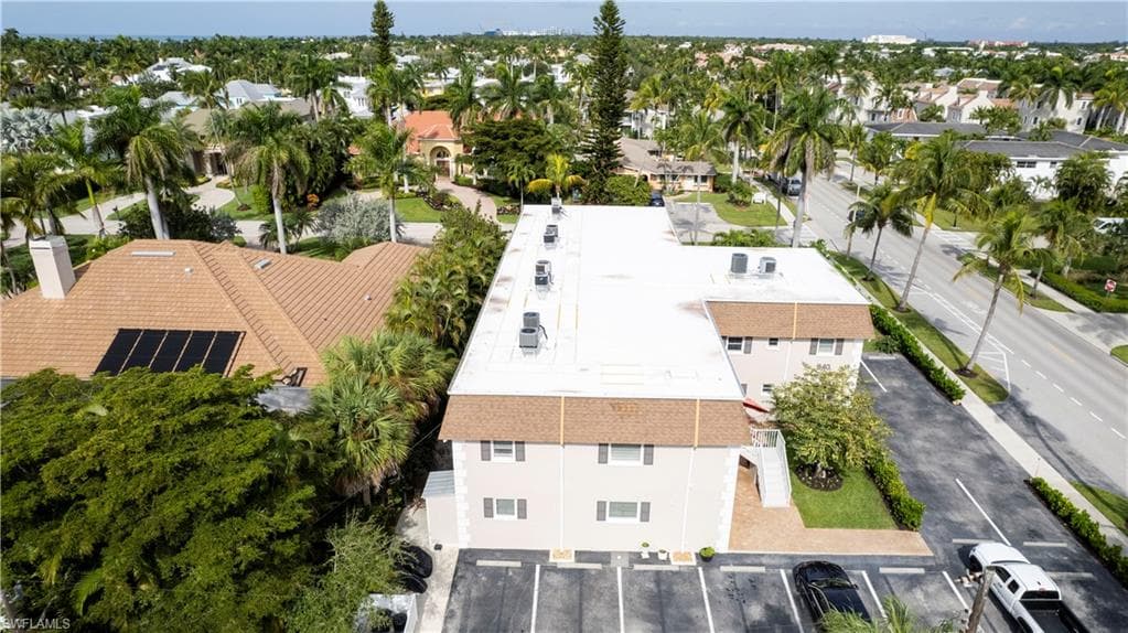 940 3rd ST S # 204, NAPLES FL 34102-22