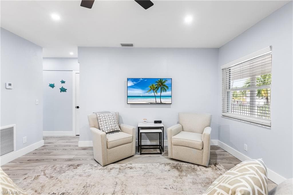 940 3rd ST S # 204, NAPLES FL 34102-8