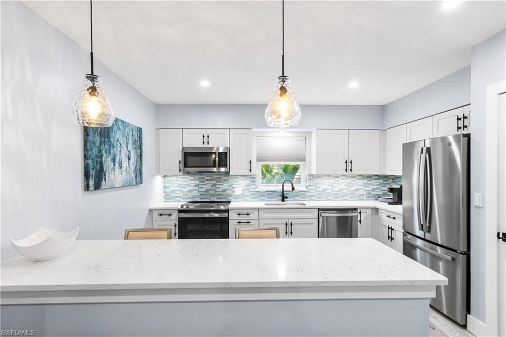 940 3rd ST S # 204, NAPLES FL 34102-3