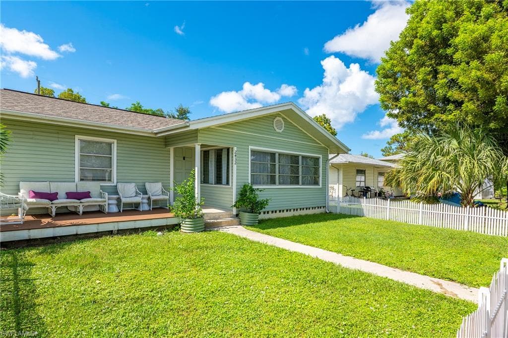 2432 Washington AVE, NAPLES FL 34112-2