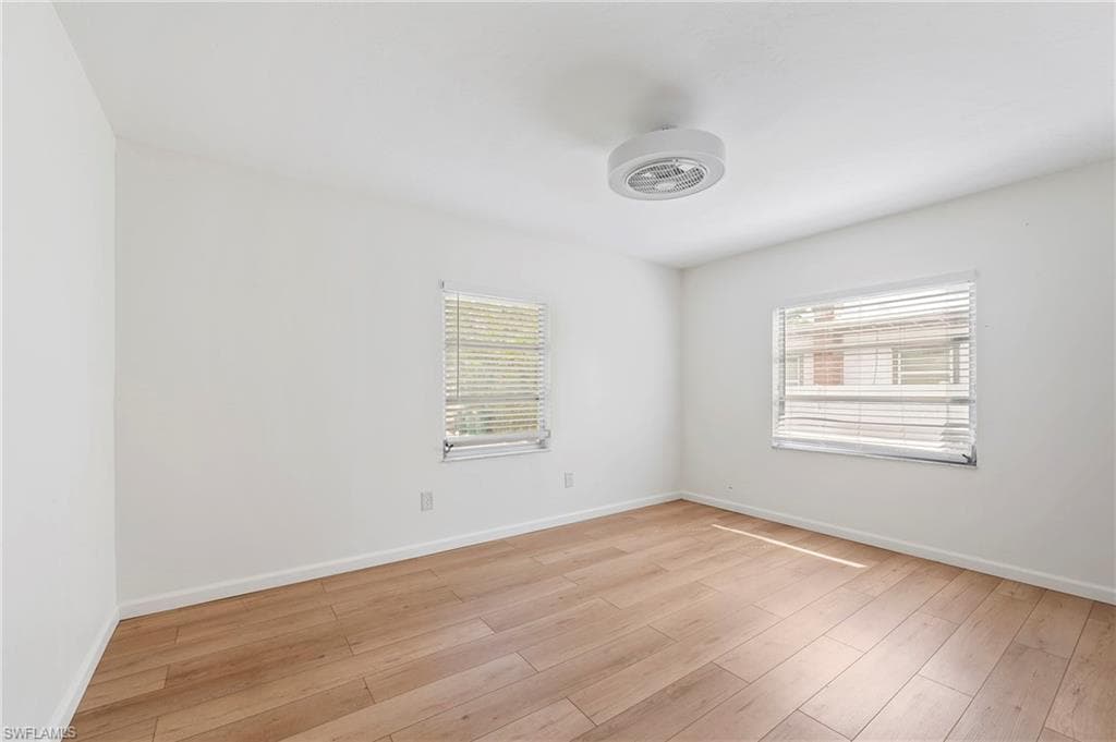 2432 Washington AVE, NAPLES FL 34112-10