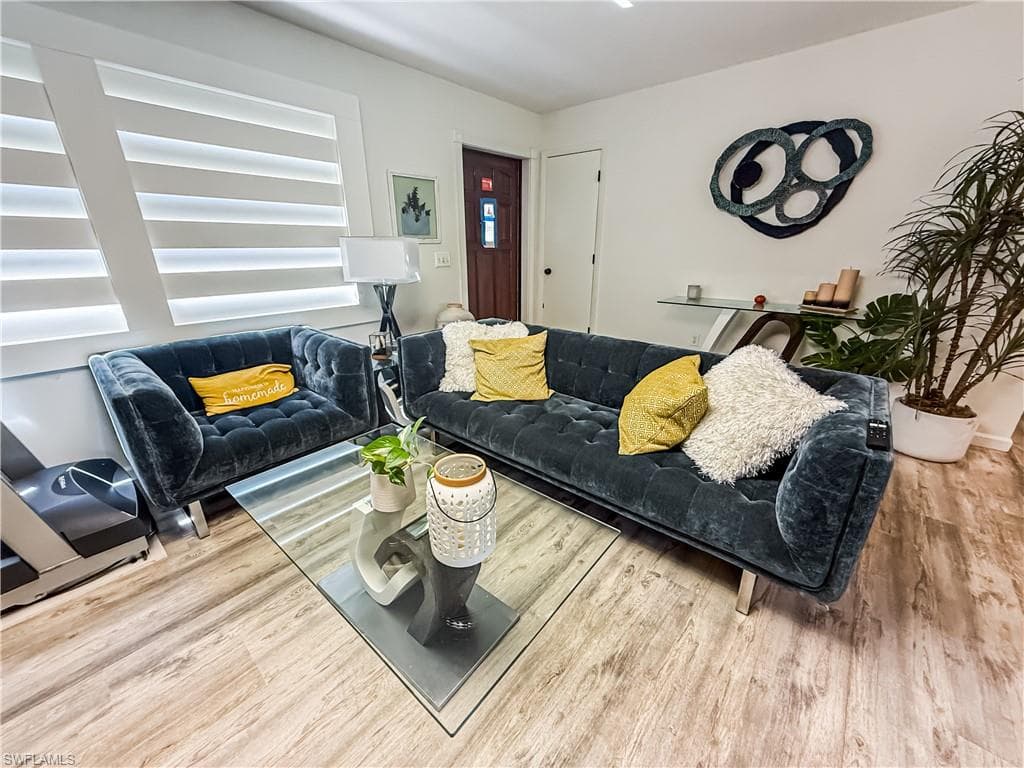 2355 Ivy AVE, FORT MYERS FL 33907-6