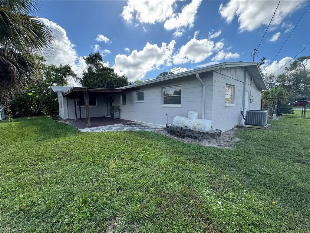 2355 Ivy AVE, FORT MYERS FL 33907-27