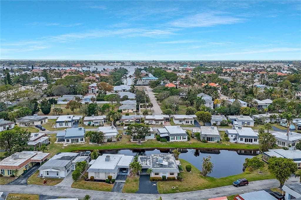 9 Hackney LN # A34, NAPLES FL 34112-17