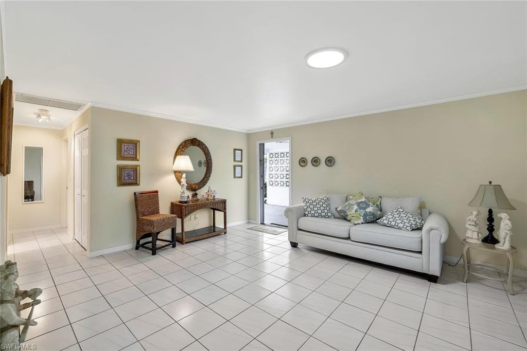 9 Hackney LN # A34, NAPLES FL 34112-3
