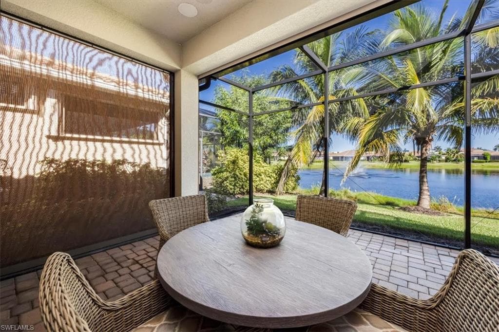 8160 Venetian Pointe DR, FORT MYERS FL 33908-30