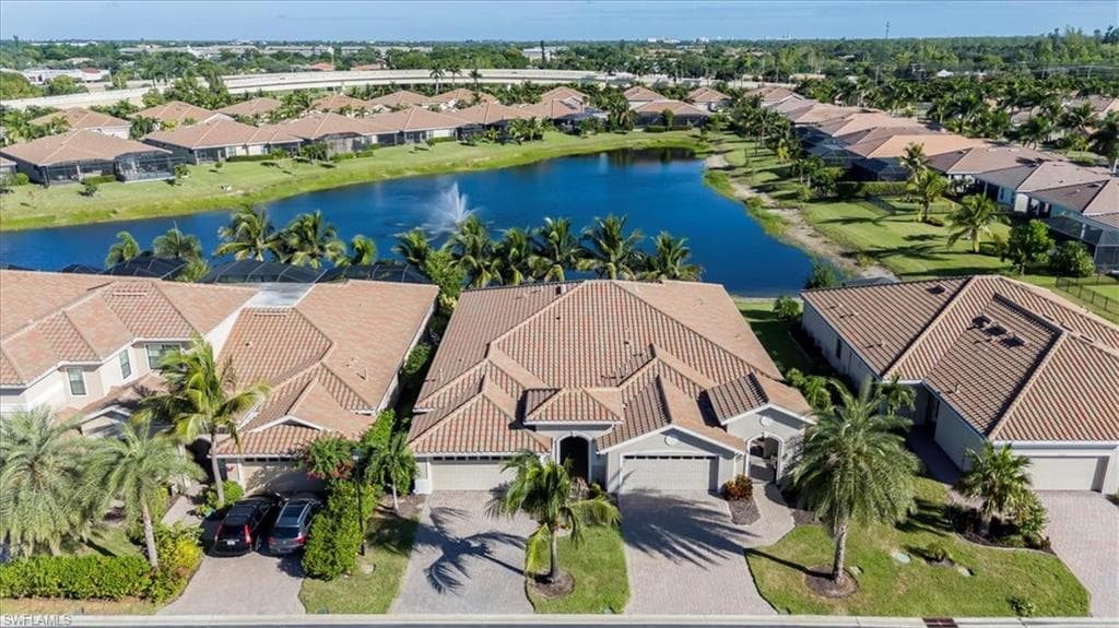 8160 Venetian Pointe DR, FORT MYERS FL 33908-38
