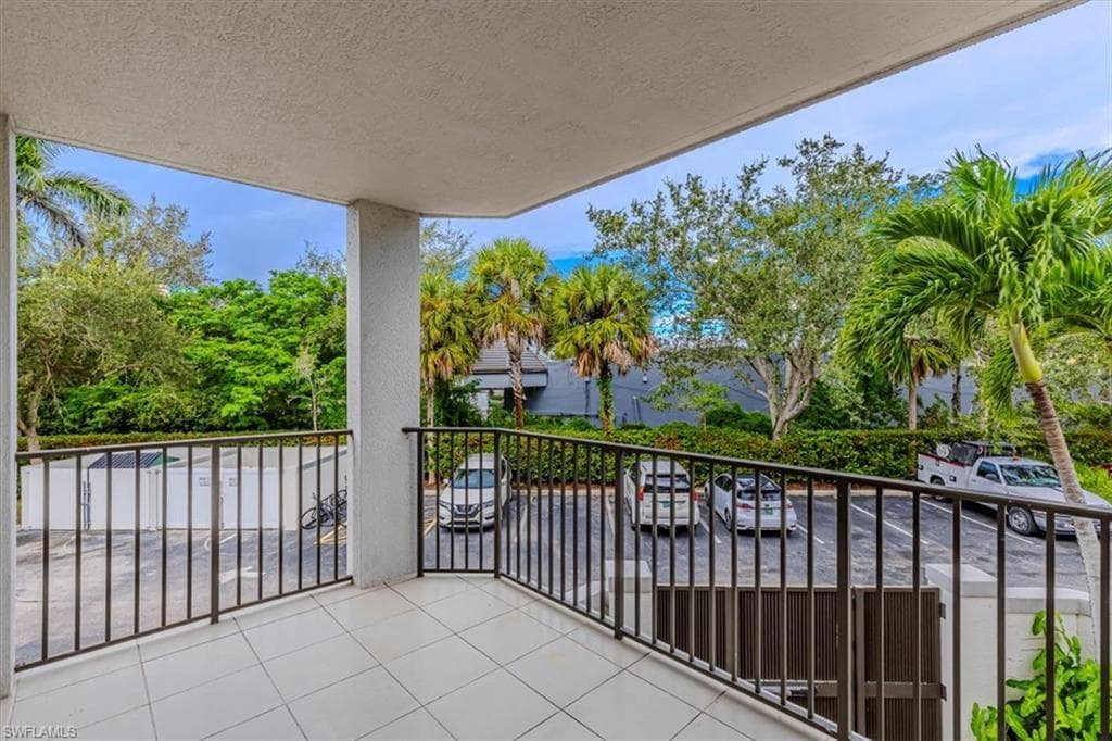 1100 Pine Ridge RD, NAPLES FL 34108-4