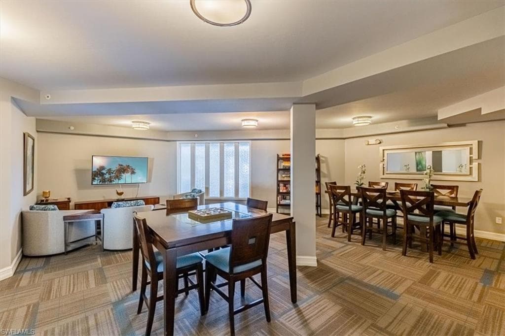 1100 Pine Ridge RD, NAPLES FL 34108-19