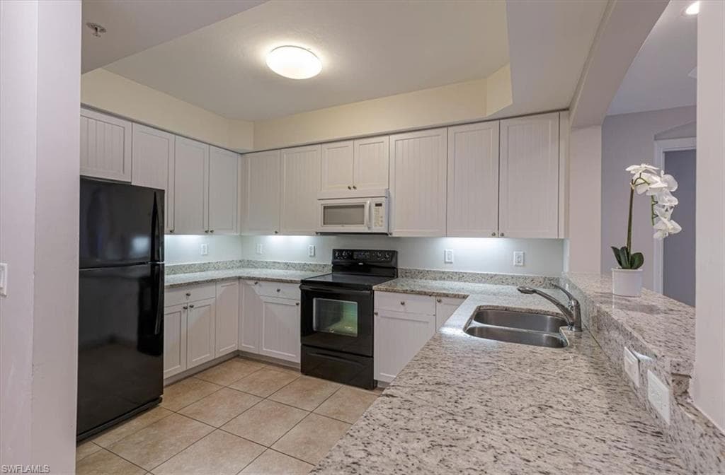 1100 Pine Ridge RD, NAPLES FL 34108-9