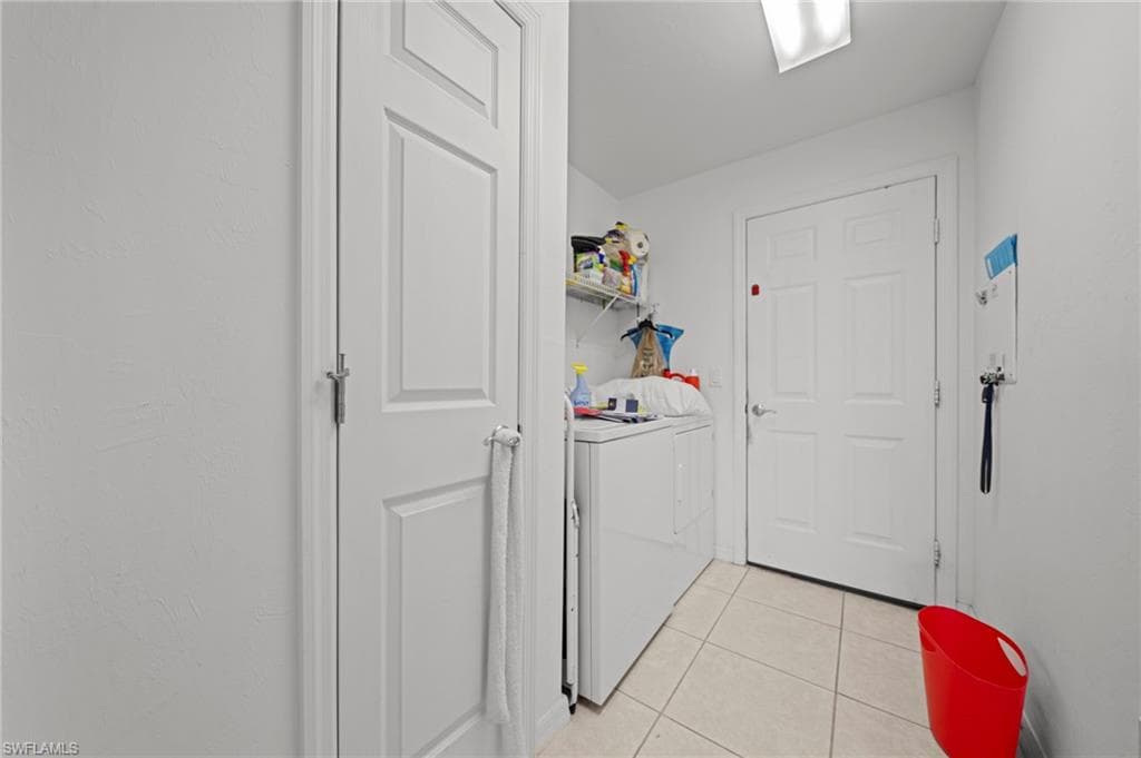 2492 Belleville CT, CAPE CORAL FL 33991-22