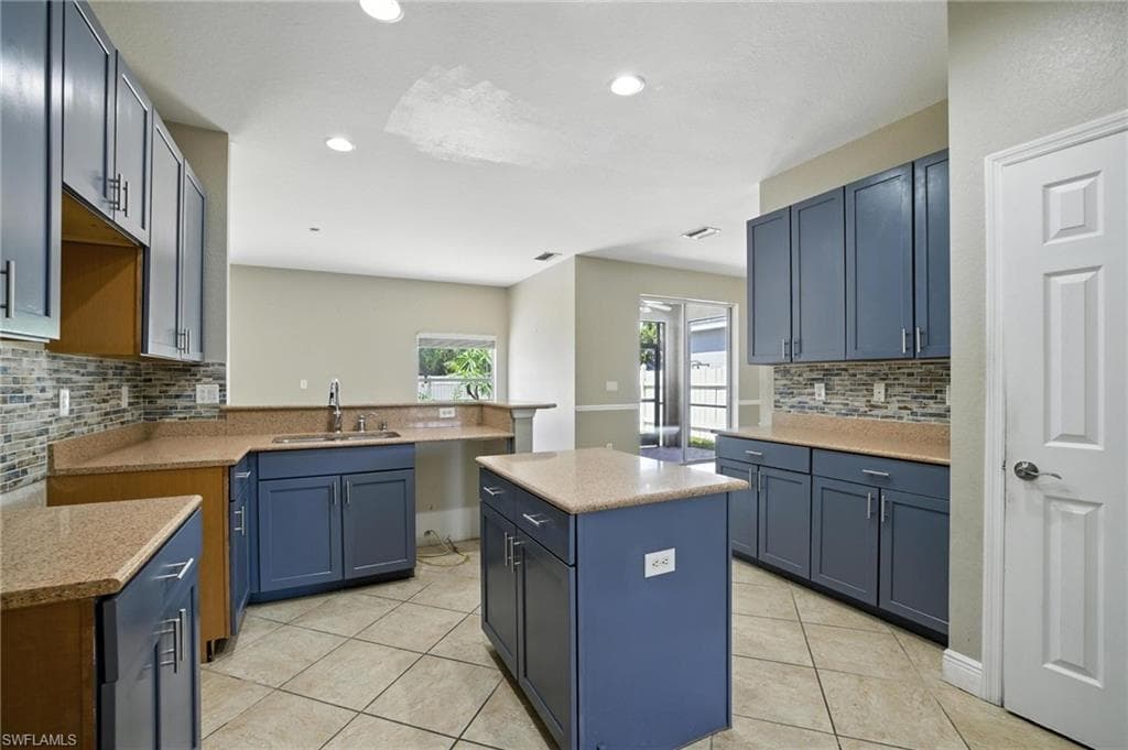 9010 Gladiolus Preserve CIR-10