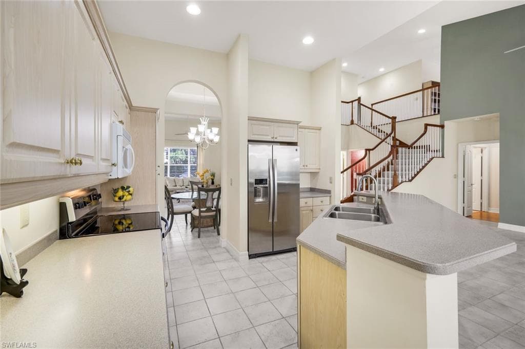 2451 Game Hawk CT # 2502, NAPLES FL 34105-8
