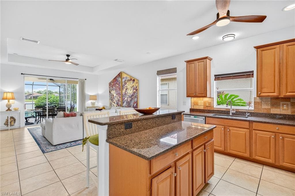 21348 Velino LN, ESTERO FL 33928-9