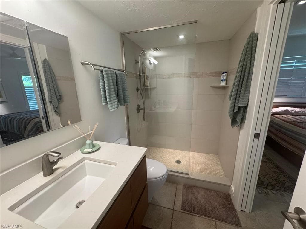 215 Lanchester CT # 44, NAPLES FL 34112-12